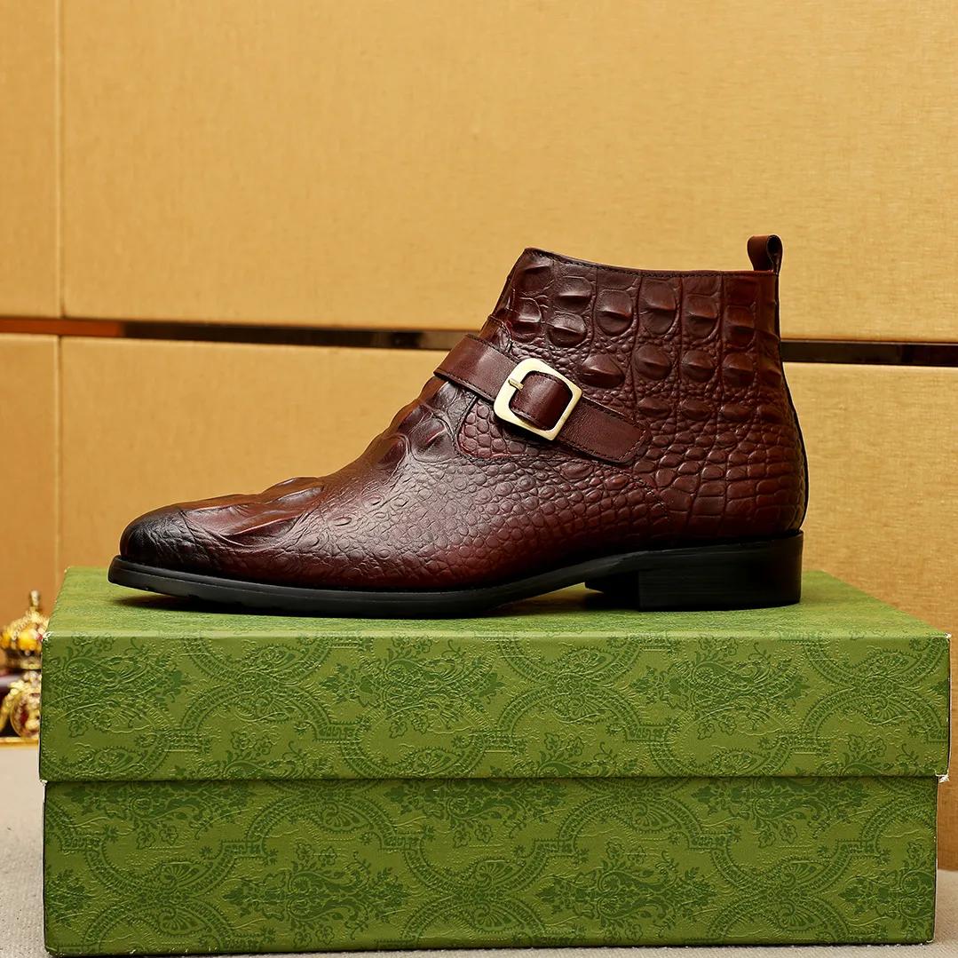 Men's shoes 💰600 💐 Product trademark: GUCCI "Gucci" high-top leather shoes Regular size: 38-44 (37.45.46🉑️Customized) Product materials: Selected imported first-layer calfskin embossed upper + luxury hardware buckle, imported sheep 🐑 leather lining. Strong three-dimensional visual effect, original outsole color: 2 colors available